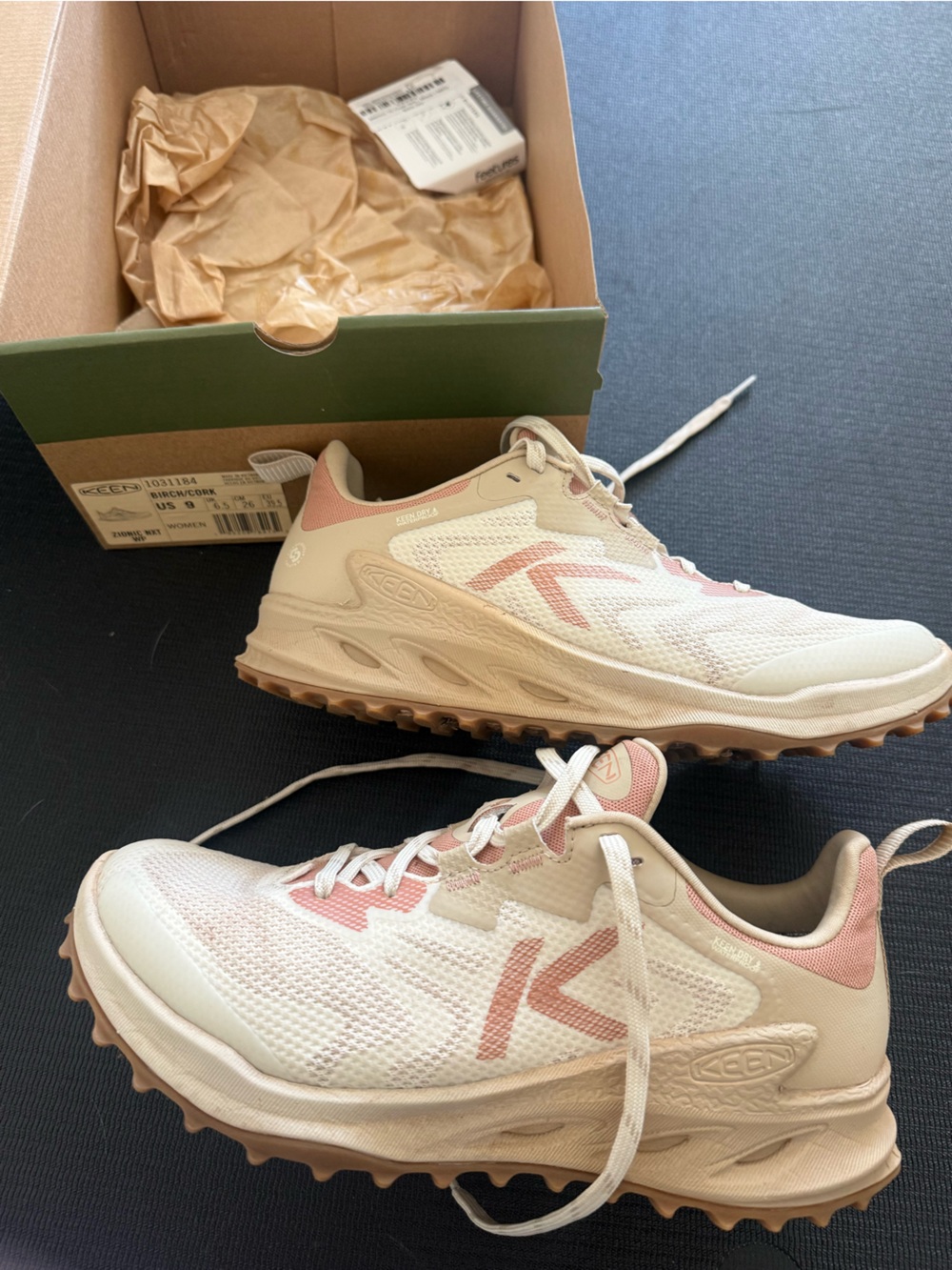 KEEN Women's Trail Sneakers- Almost New
